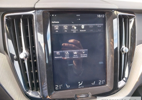 Volvo XC 60 cena 144900 przebieg: 95890, rok produkcji 2018 z Poznań małe 781